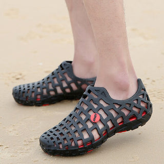 2021Summer Water Shoes Men Breathble Hollow Beach Sandals Upstream